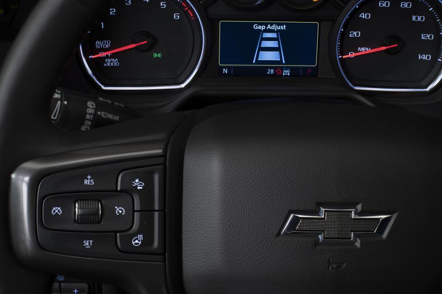 Панель приборов Chevrolet Tahoe RST 2020 года  (фото 15 из 24)